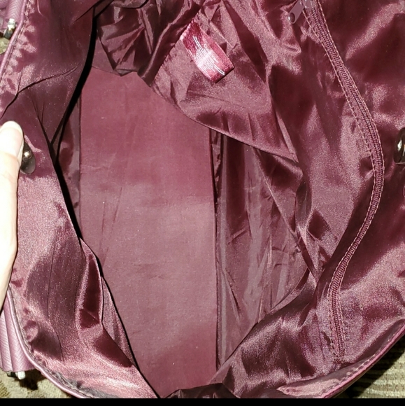 *Calvin Klein Tote - Picture 3 of 4